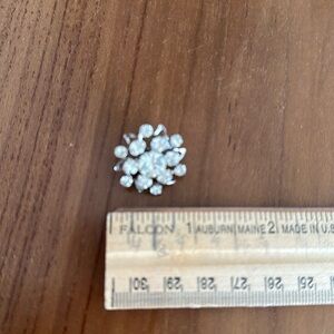 VINTAGE 60s CRYSTAL RHINESTONE SILVER-TONE 1” BROOCH/PIN ✨
